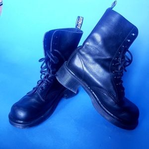 Made in England 10 eye Dr Martens